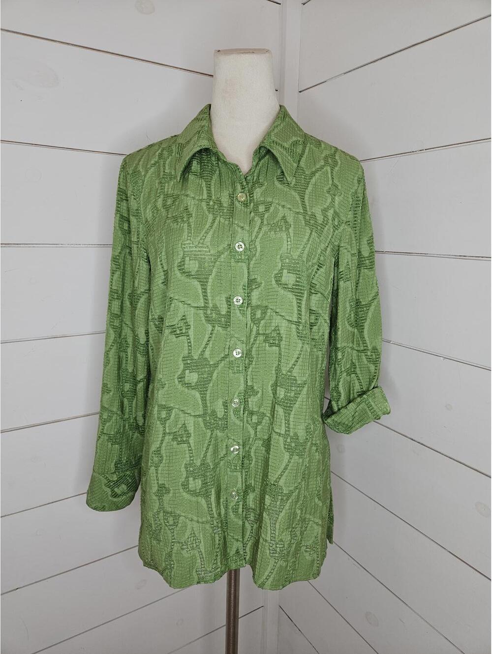 A La Carte Small Green long sleeve button up shirt